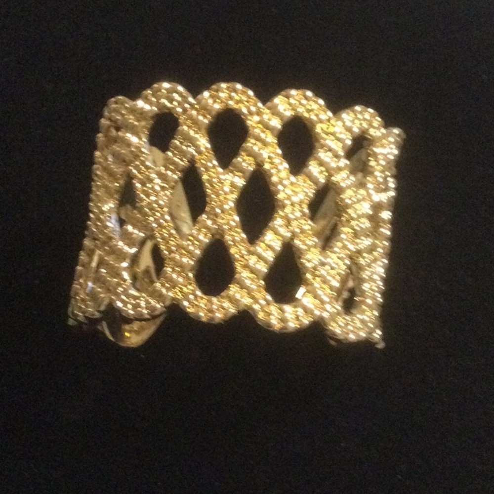 Elegant Gold Women's Bracelet